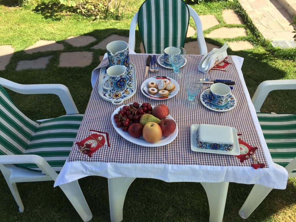 Bed and Breakfast Sa Mariposa Ittiri Exterior foto