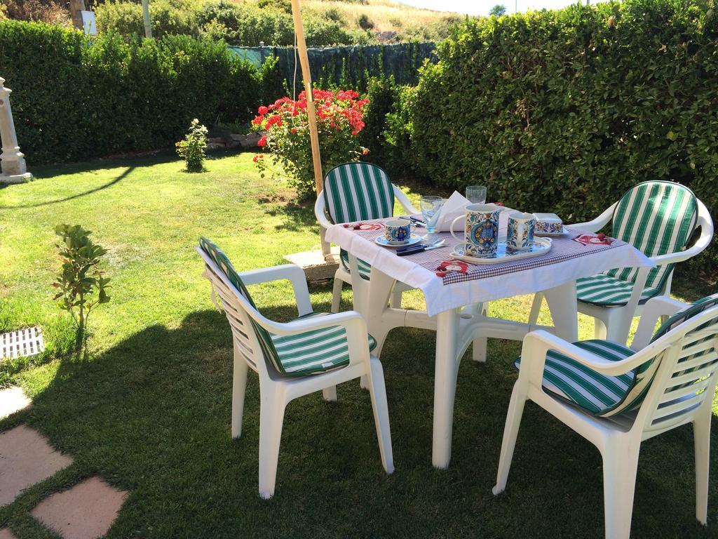Bed and Breakfast Sa Mariposa Ittiri Exterior foto